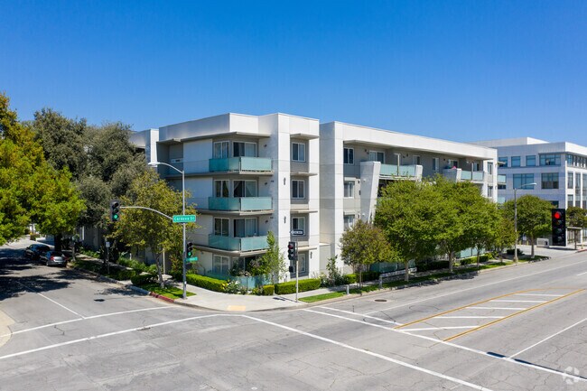 Building Photo - 825 Cordova St