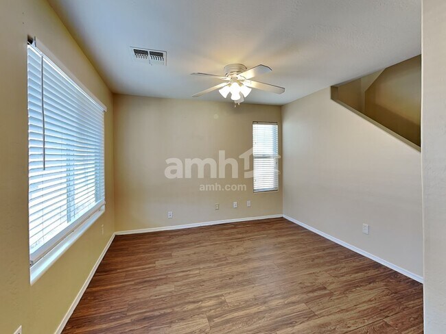 Foto del edificio - 247 N 152nd Dr