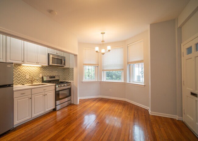 Main living area - view of front windows - 719 E St SE
