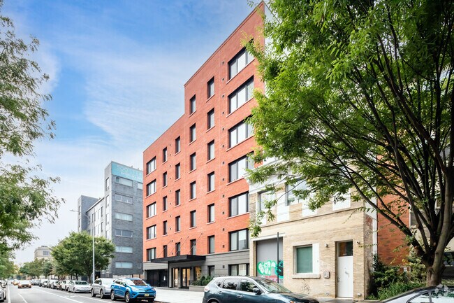 Foto del edificio - 488 Sterling Pl