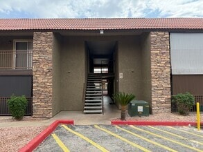 Building Photo - 5241 River Glen Dr