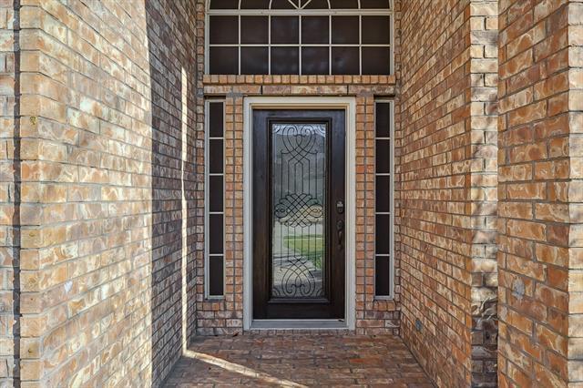 Building Photo - 820 Hunters Glen