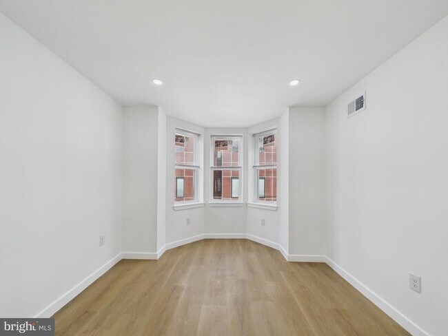 Foto del edificio - 3629 Warren St