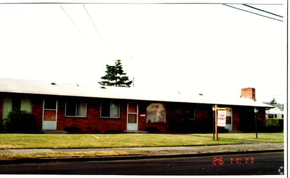 Building Photo - 1320-1324 4th Ave NW