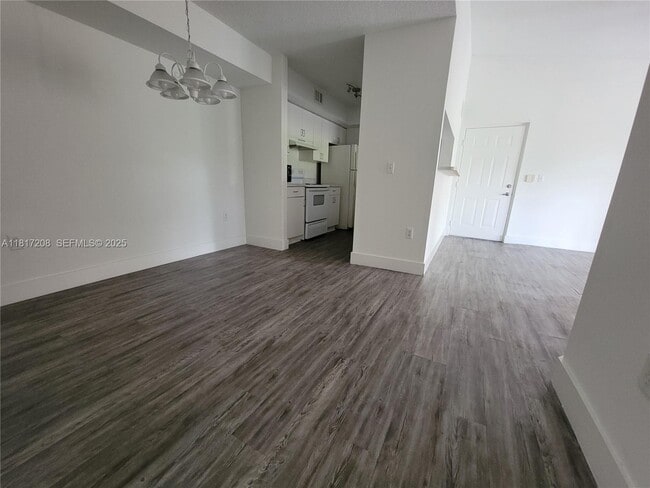 Building Photo - 4844 N State Rd 7