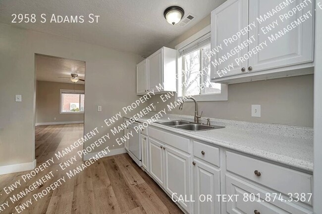 Foto del edificio - 2958 S Adams St