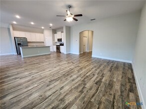 Building Photo - 1331 Gruene Glen St