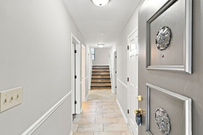 Foto del edificio - NEW 1720-1722-1724-1726 N Chapman Lane