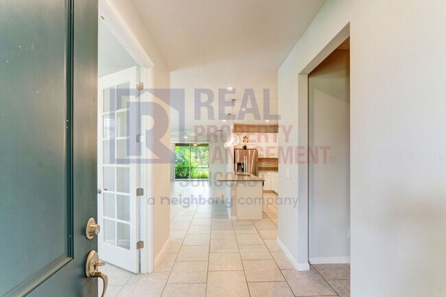 Building Photo - Stunning 2 bedroom Villa available now!