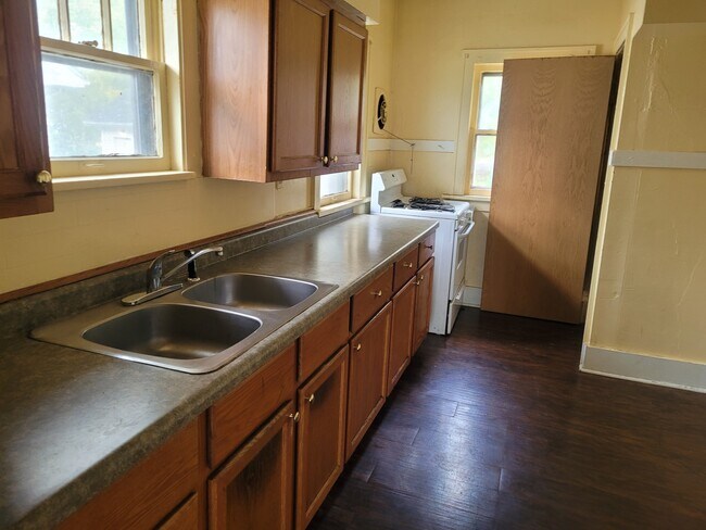 Foto del edificio - 409 E Archer Ave