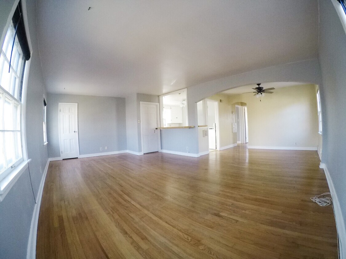 Primary Photo - 2703 N Avondale Blvd