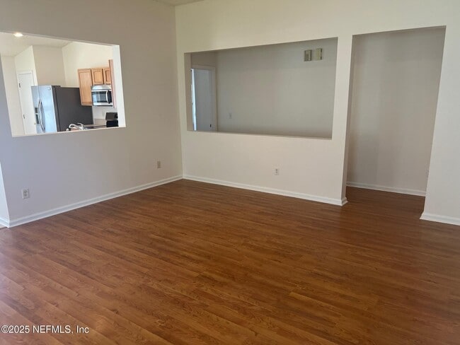Building Photo - 254 Cezanne Cir