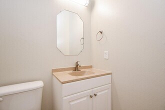 Building Photo - 802 Childers Ct