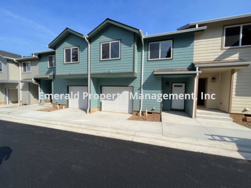 Brand New 3 bedroom townhouse Condos w/garage House Rental in Cottage