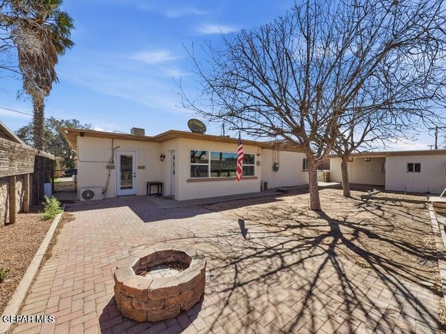 Building Photo - 7107 Parkland Dr