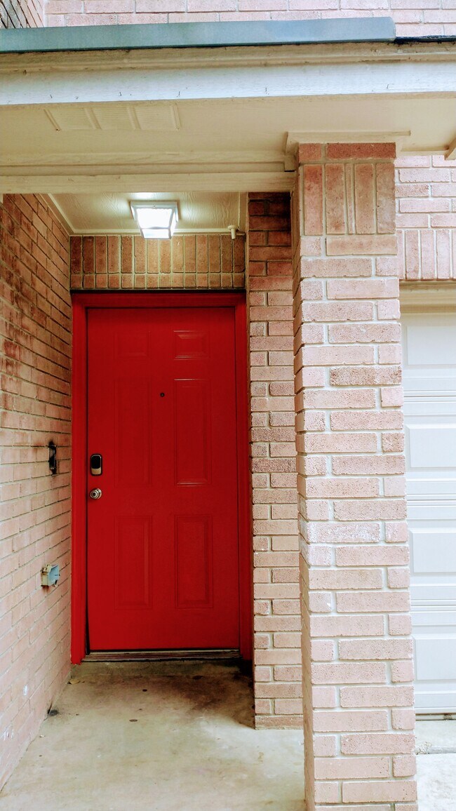 Building Photo - 6714 Loma Vino