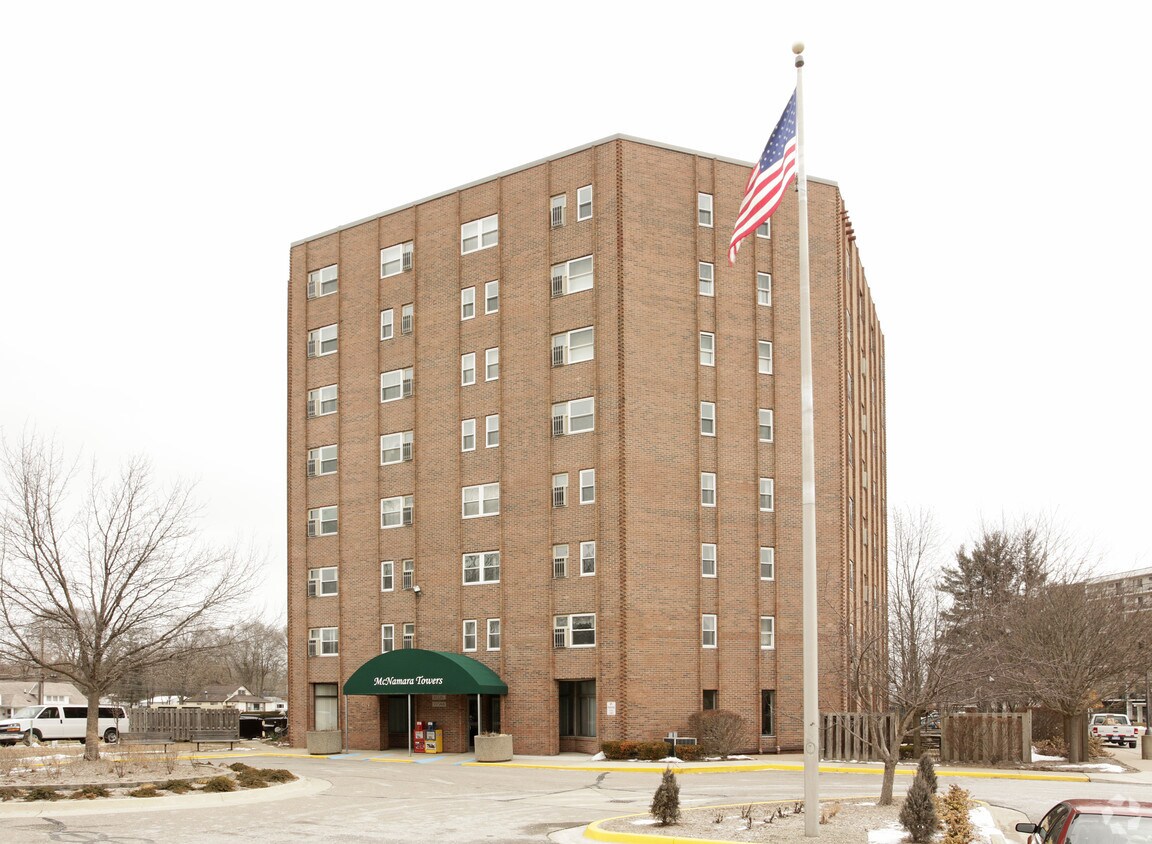 Primary Photo - McNamara Towers I