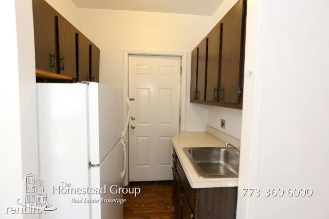 Building Photo - 3720 1/2 N Pine Grove Ave