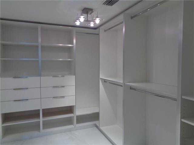 Building Photo - 400 Sunny Isles Blvd
