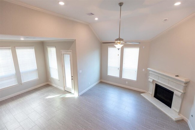 Foto del edificio - 28122 Laurel Garden Ln