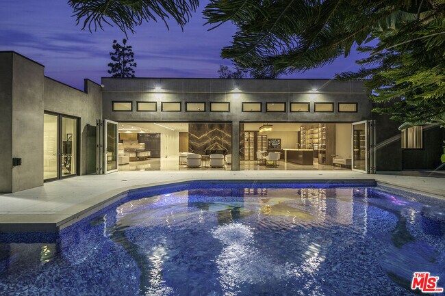 Foto del edificio - 16601 Park Ln Cir