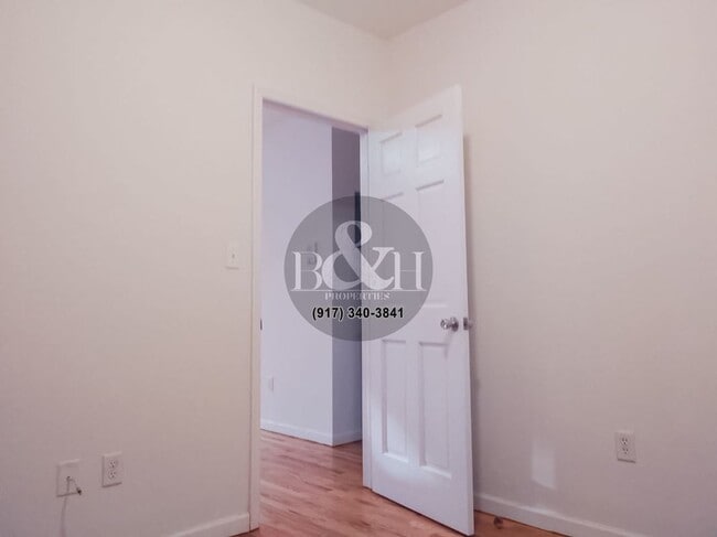 Building Photo - 317 58th St