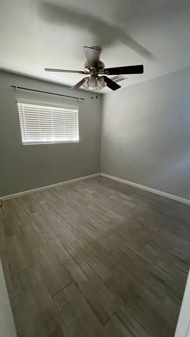 3/1 RV GATES, Carport, Large Bonus Room, A... House Rental in Phoenix, AZ