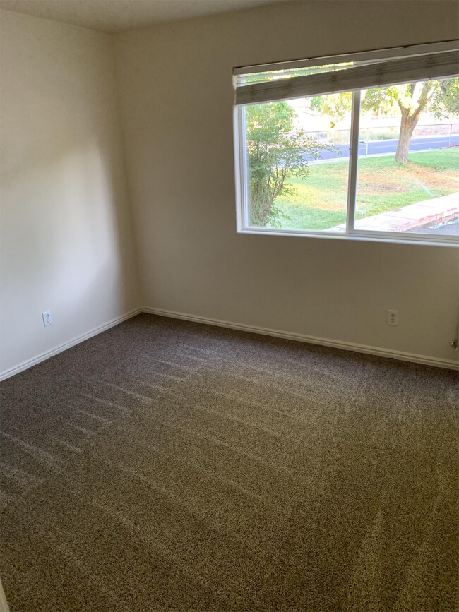 Building Photo - 1056 S 430 E