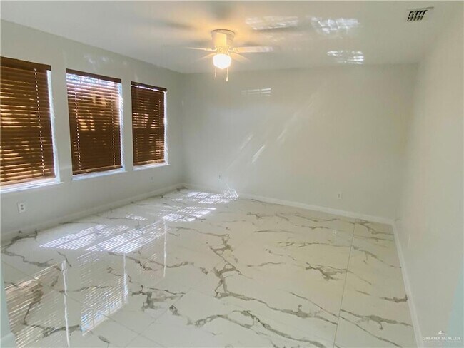 Foto del edificio - 3105 E Laurel St