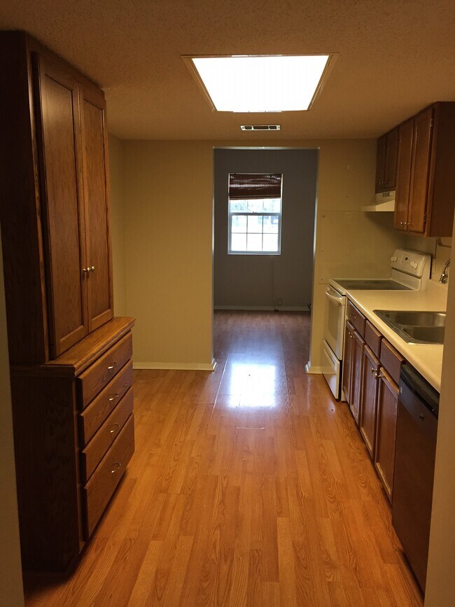 Building Photo - 2335 LA-178