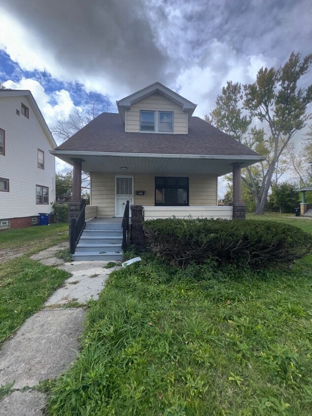 Primary Photo - Charming 3-Bedroom Property in Prime Location