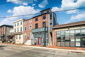 Building Photo - 235 E Market St