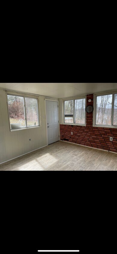 Primary Photo - 284 Carpenter Rd