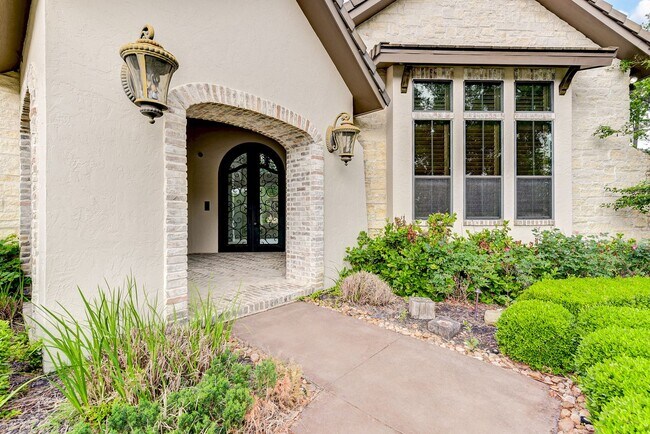 Foto del edificio - Exquisite 6000+ Sq Ft Home in Hidden Falls...