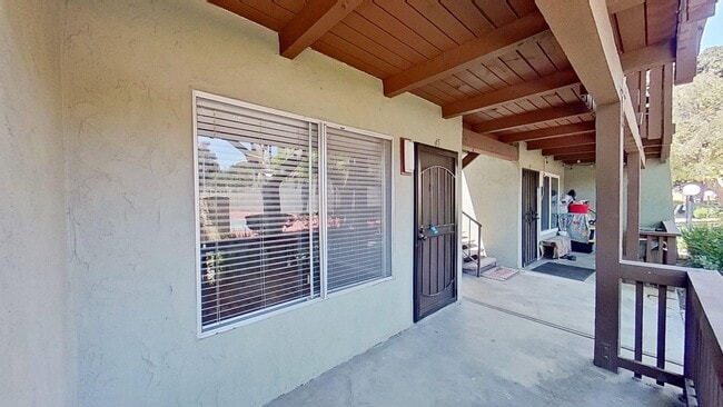 Photo - 1040 W MacArthur Blvd. House