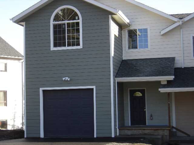 Building Photo - 550 SW State St