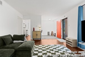 Building Photo - 8702 Village Dr
