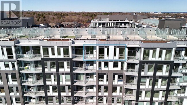 Photo du bâtiment - 2501-2501 Saw Whet Blvd.