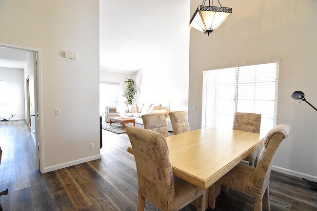 Building Photo - 210 Desert Falls Dr E