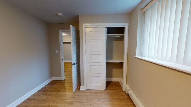 Interior Photo - Arbor Village - 1073 Hollington