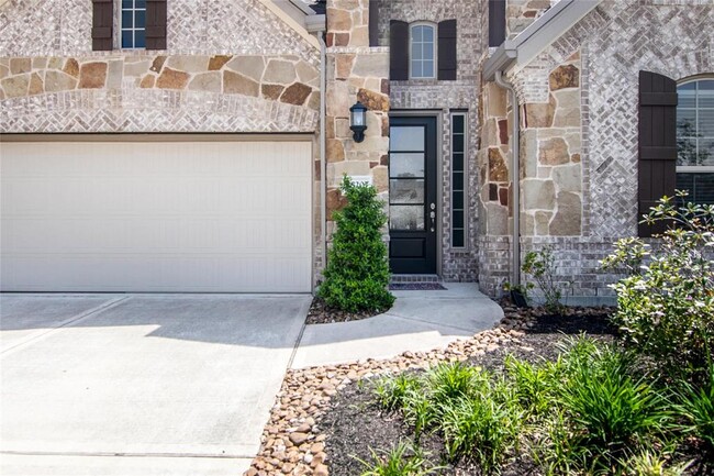 Building Photo - 28205 Bennett Pass Dr