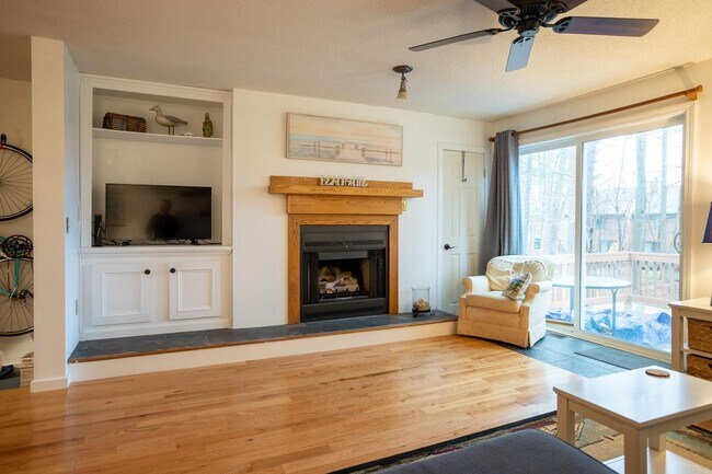 Building Photo - 74 Dunvegan Wds Dr