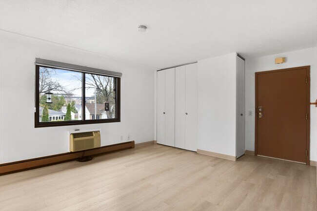 Building Photo - 934 High St