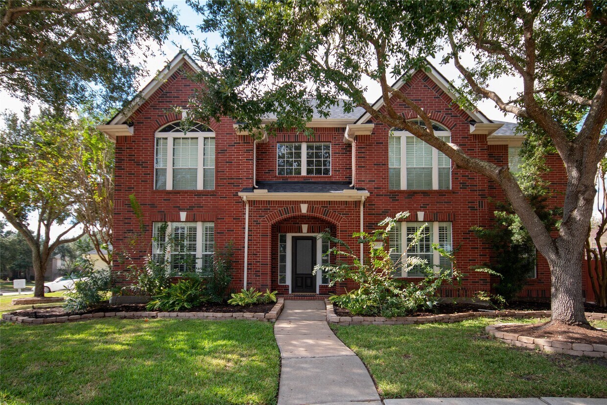 Foto principal - 5810 Parkdale Ct