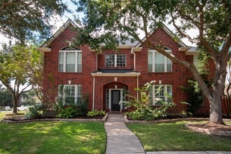 Building Photo - 5810 Parkdale Ct