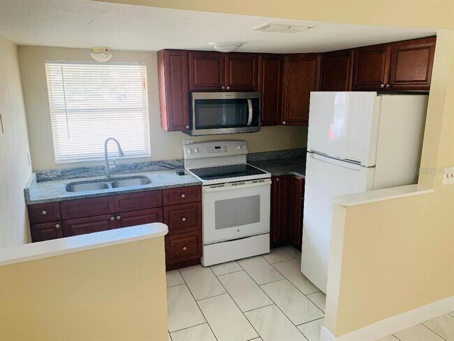 Building Photo - 2480 Chestnut Woods Dr