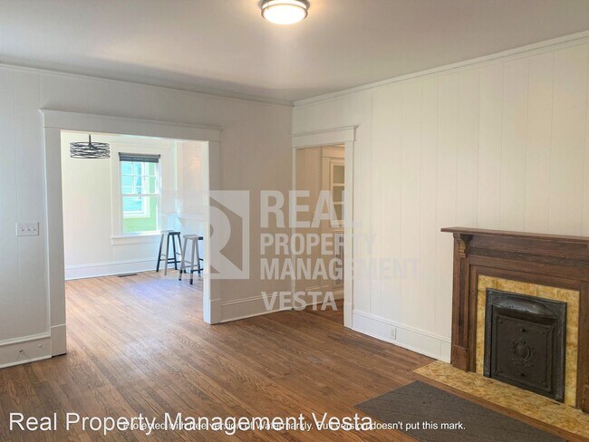 Building Photo - 3 br, 2 bath House - 1031 Adams St