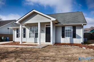 Building Photo - 103 N W Sugar Bluff Ln