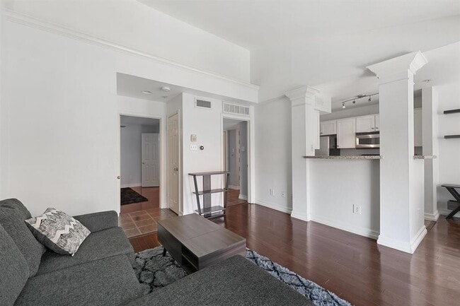 Building Photo - 3231 Allen Pkwy