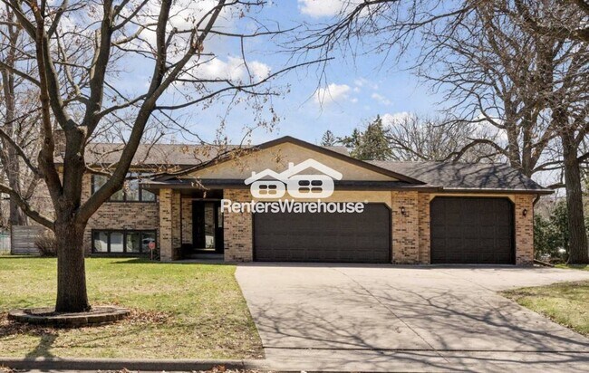 Foto del edificio - 832 86th Ln NW